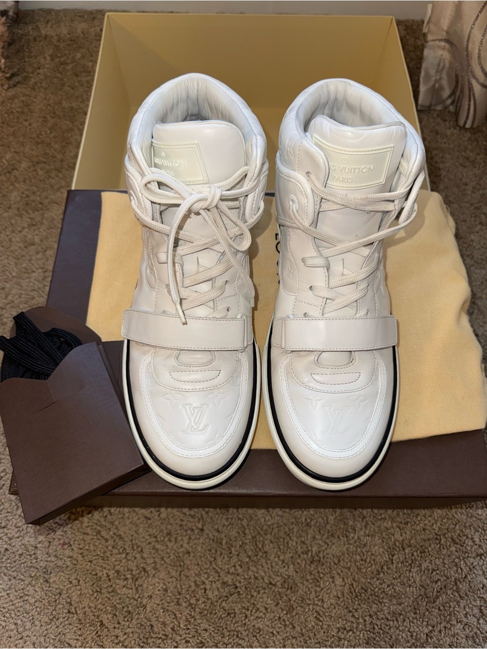 Louis Vuitton Men’s High top Sneakers Leather LV MONOGRAM WHITE 8.5 With Box